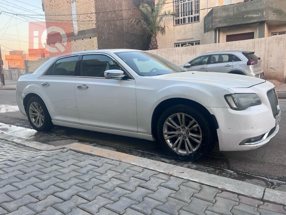 كرايسلر 300